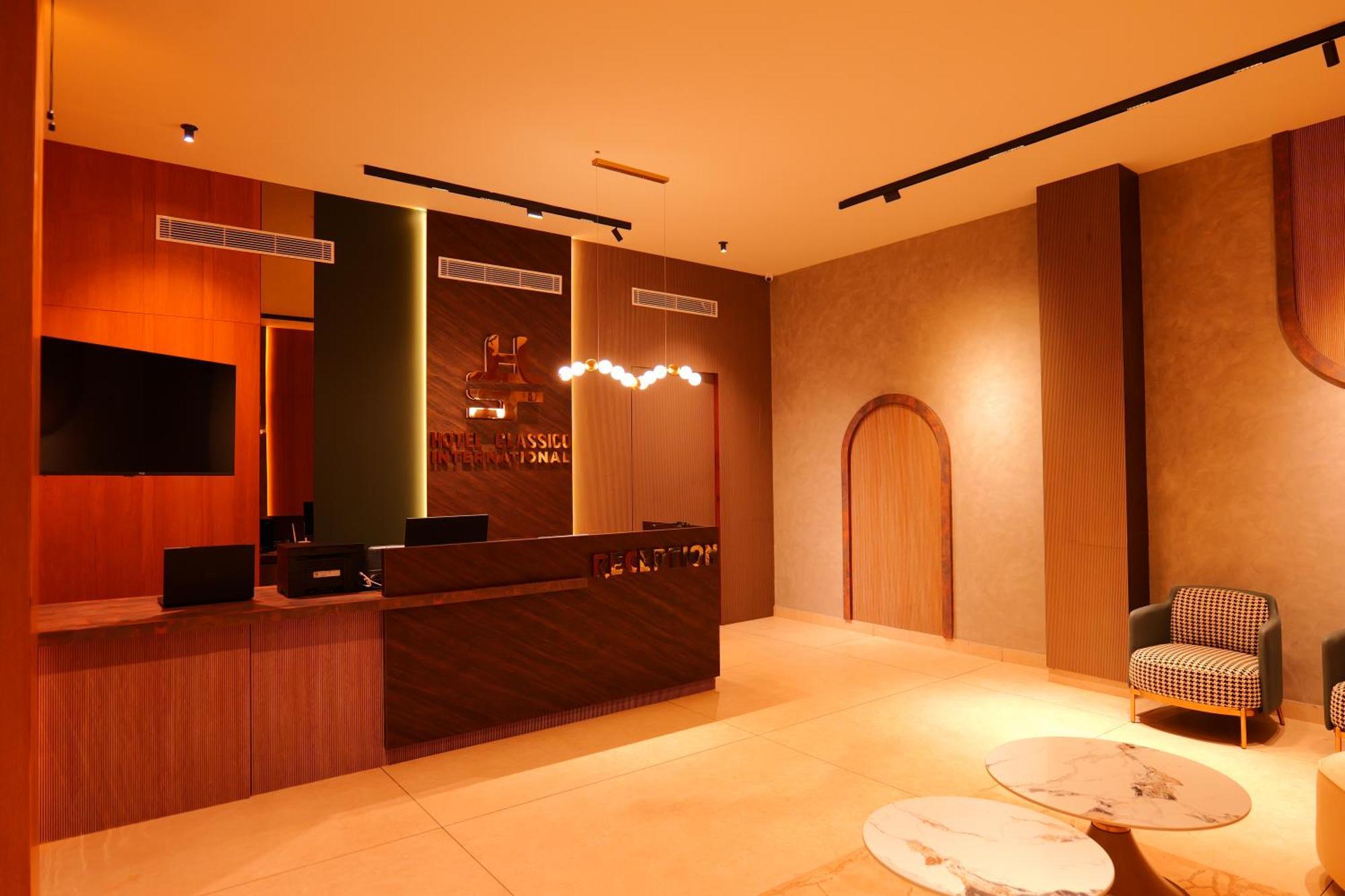 Hotel Classico International Kannangad Ngoại thất bức ảnh