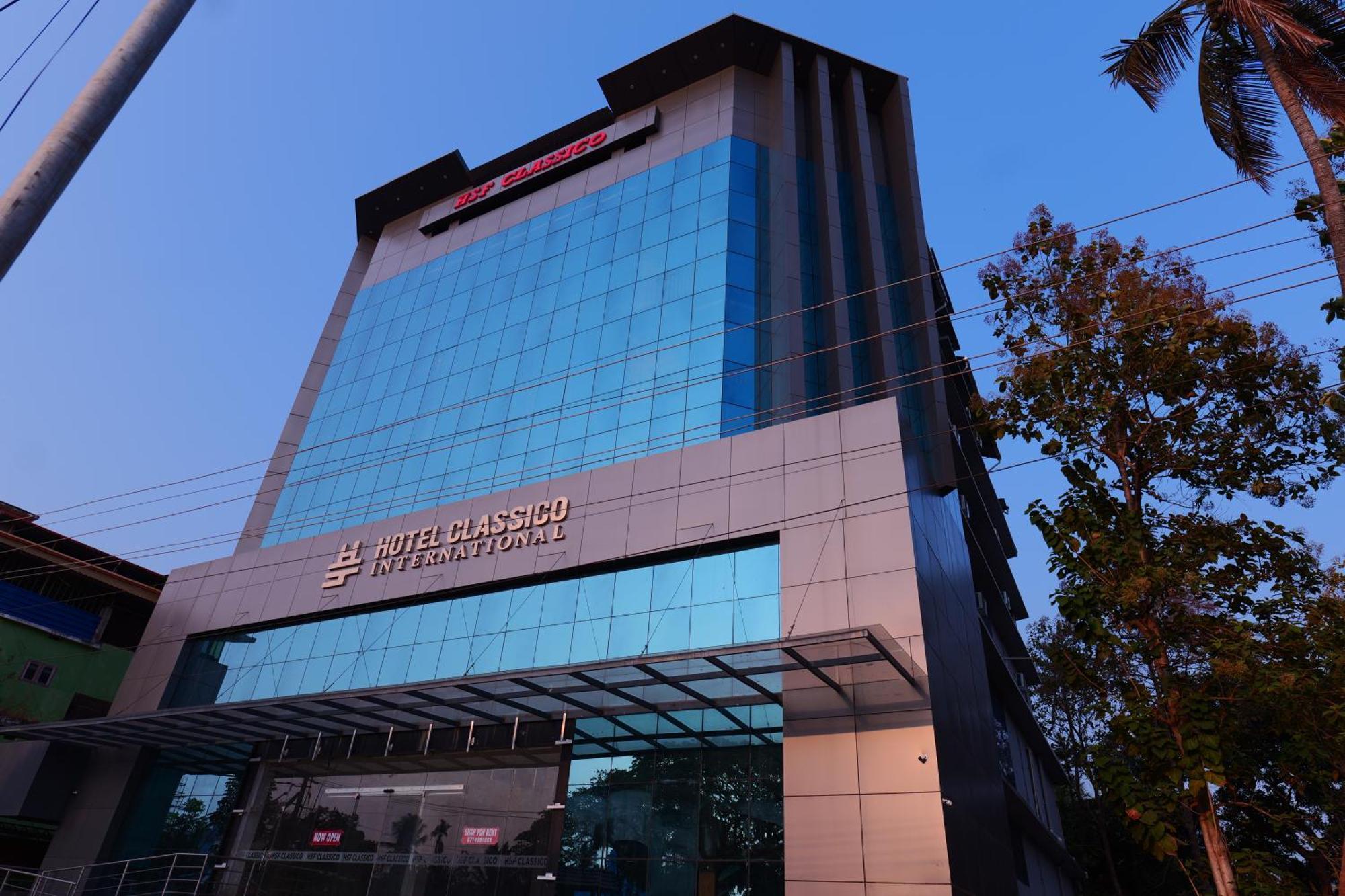 Hotel Classico International Kannangad Ngoại thất bức ảnh