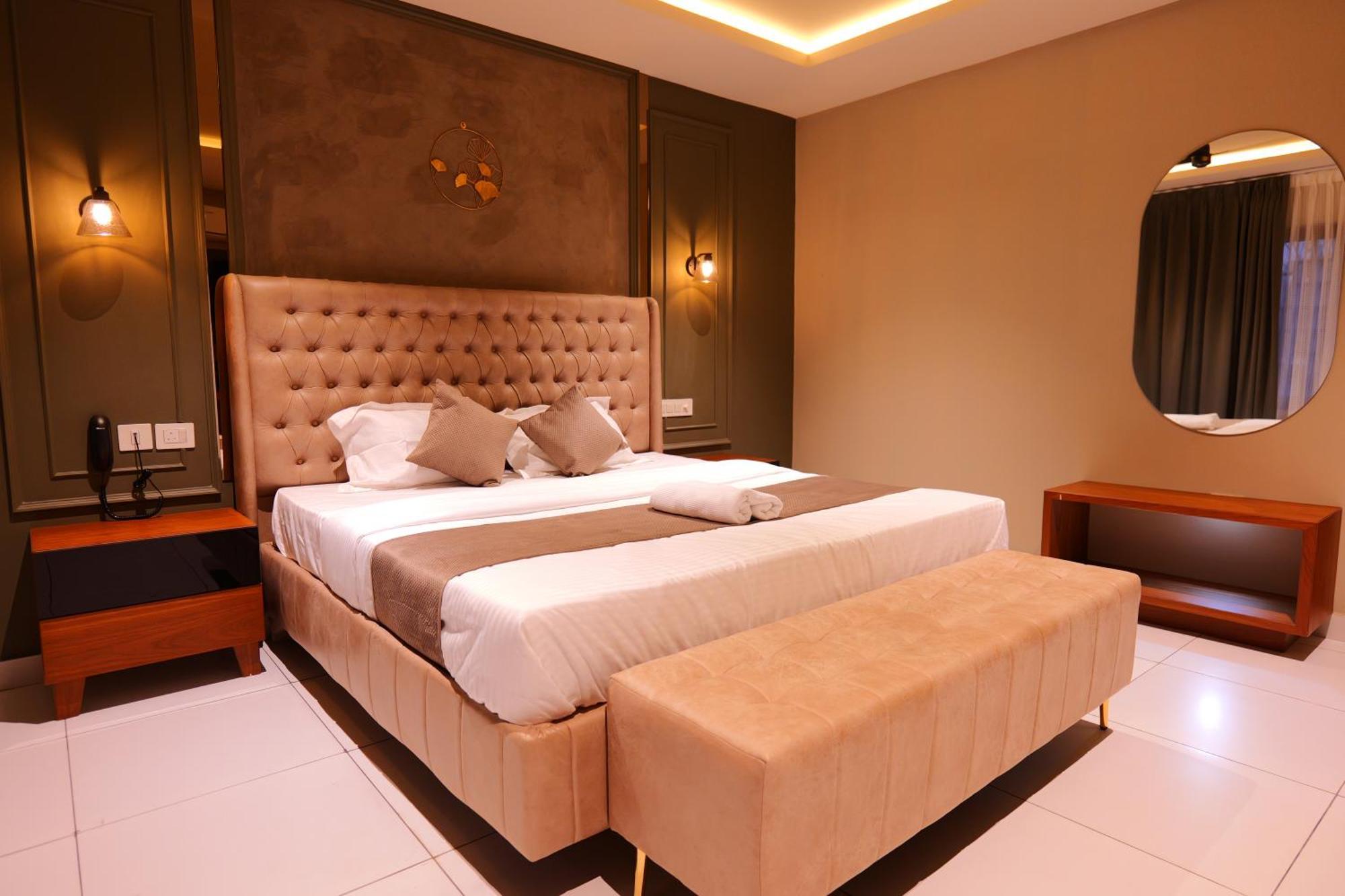 Hotel Classico International Kannangad Ngoại thất bức ảnh